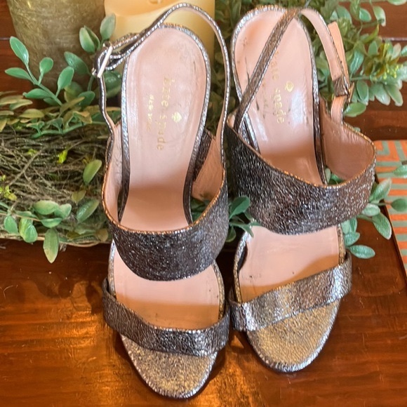 Kate Spade New York elegant shimmer silver strappy block heeled sandal. - Picture 1 of 4